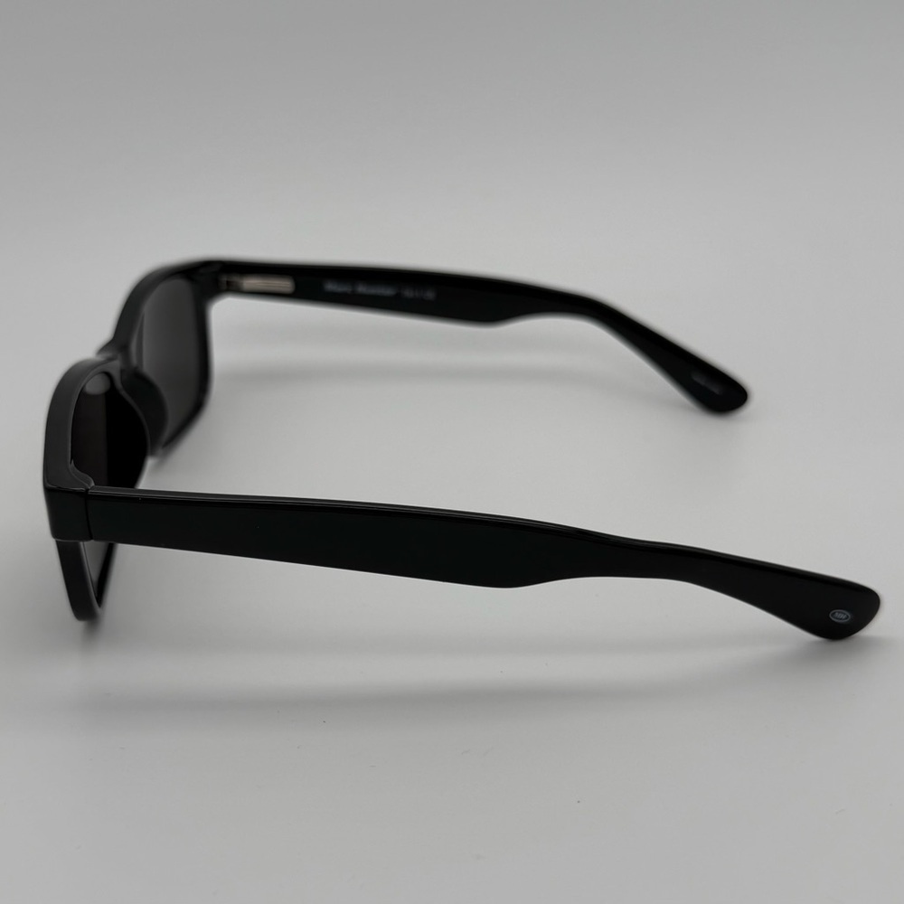 Hunter Black Sunglasses for Women - Picture 5 of 7